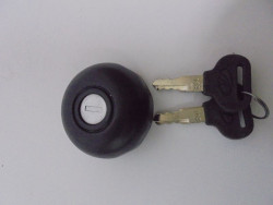 FUEL TANK CAP MAHINDRA MM-540 W/KEY (LAL)