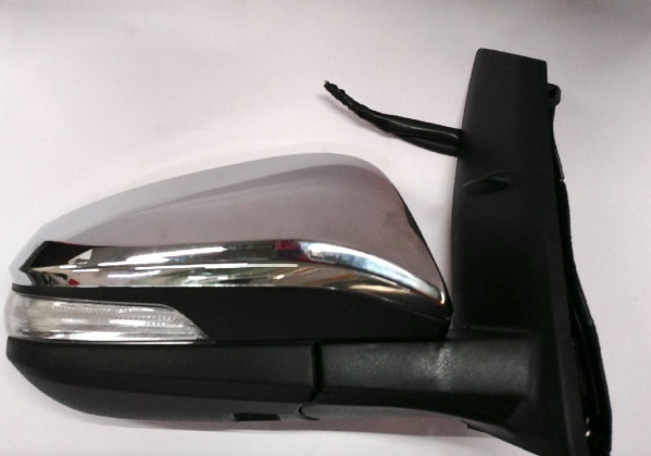Innova crysta right deals side mirror price